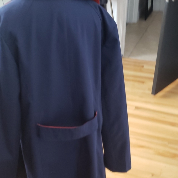 Windbreaker - Picture 4 of 8